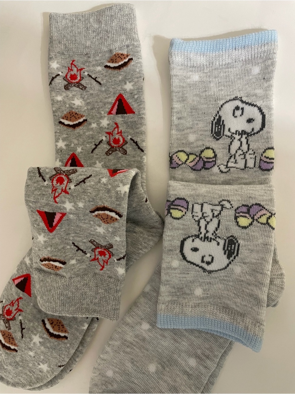 New Gray Socks Snoopy Easter Eggs and S’mores Campfire new without tags OS - Picture 5 of 5